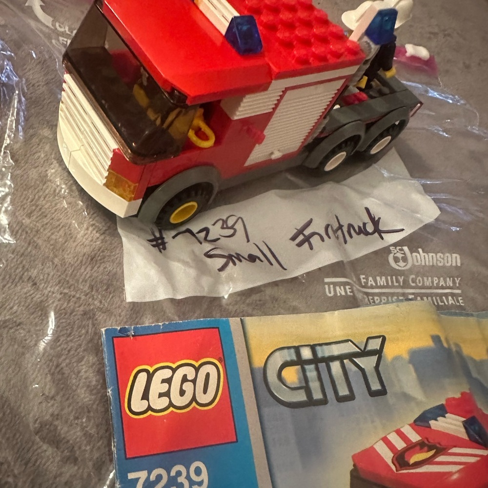 Lego EUC Small Fire Truck 🚒 Part of a set..? Set # 7239 - Picture 2 of 4